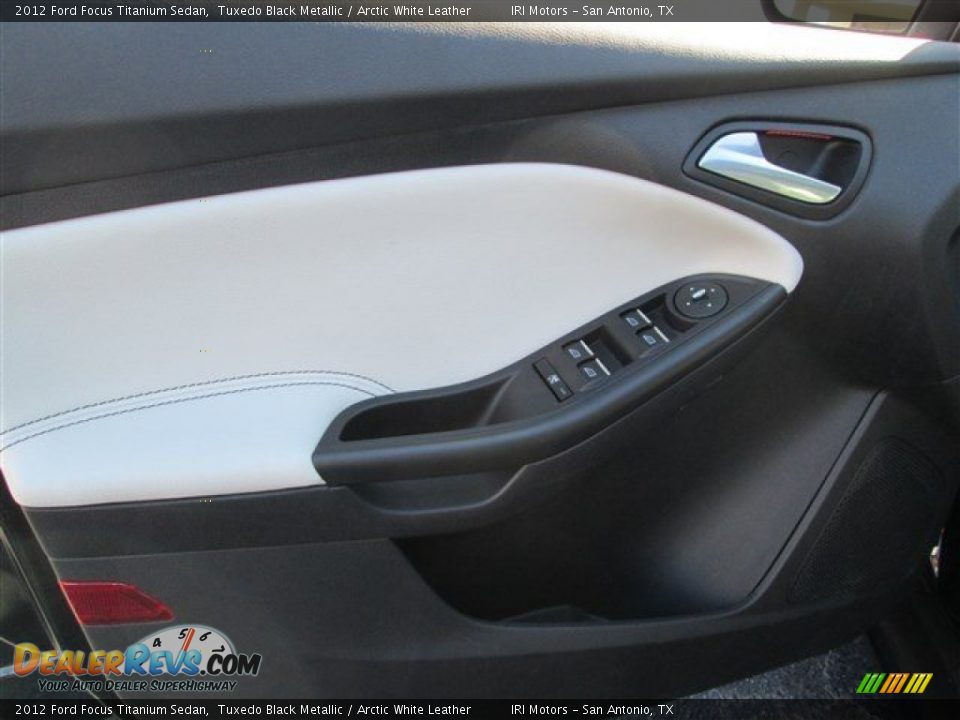 2012 Ford Focus Titanium Sedan Tuxedo Black Metallic / Arctic White Leather Photo #16