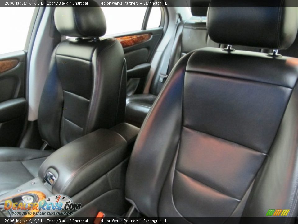 2006 Jaguar XJ XJ8 L Ebony Black / Charcoal Photo #17