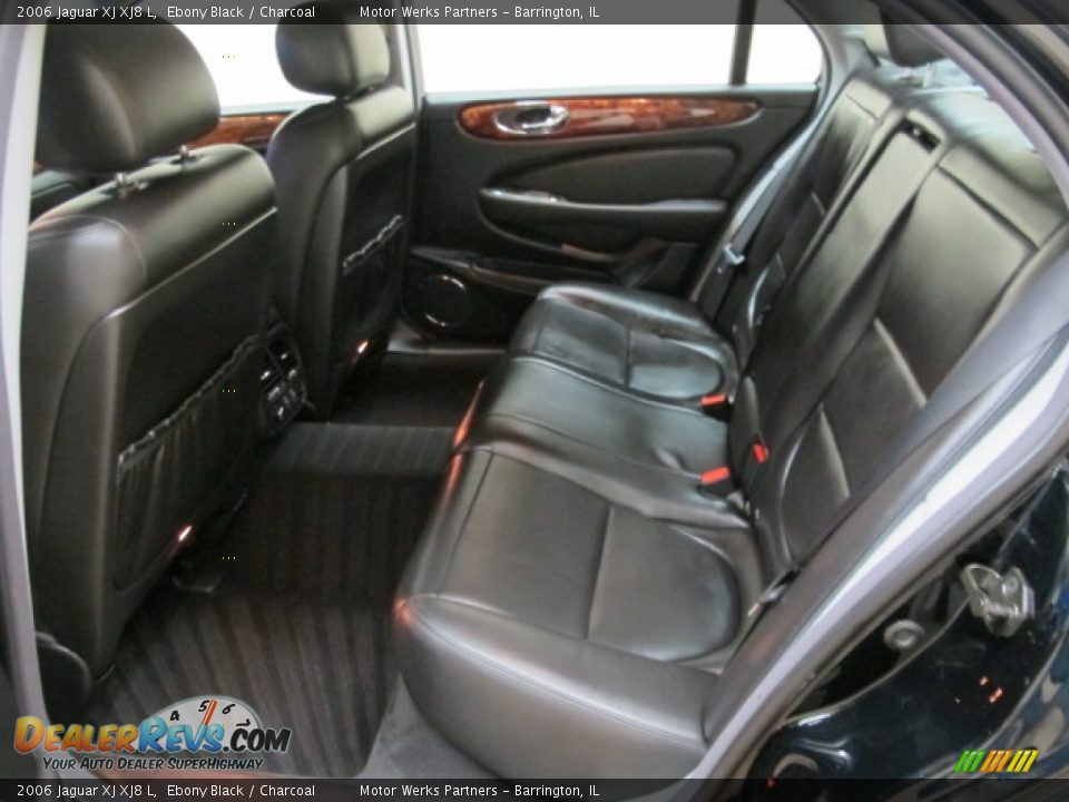 2006 Jaguar XJ XJ8 L Ebony Black / Charcoal Photo #18
