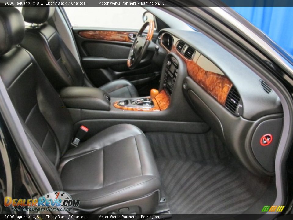 2006 Jaguar XJ XJ8 L Ebony Black / Charcoal Photo #22
