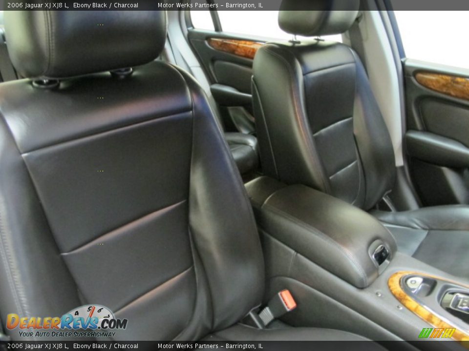 2006 Jaguar XJ XJ8 L Ebony Black / Charcoal Photo #23