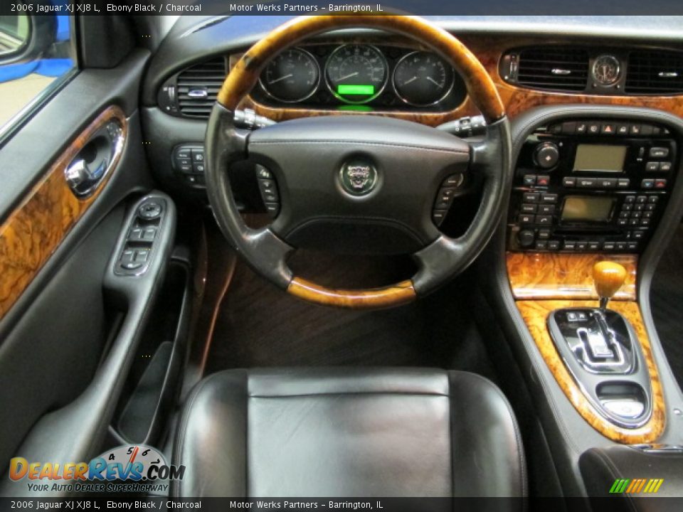 2006 Jaguar XJ XJ8 L Ebony Black / Charcoal Photo #24
