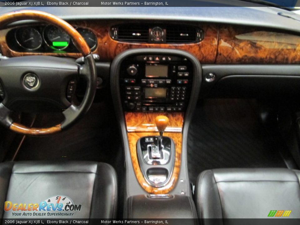 2006 Jaguar XJ XJ8 L Ebony Black / Charcoal Photo #25