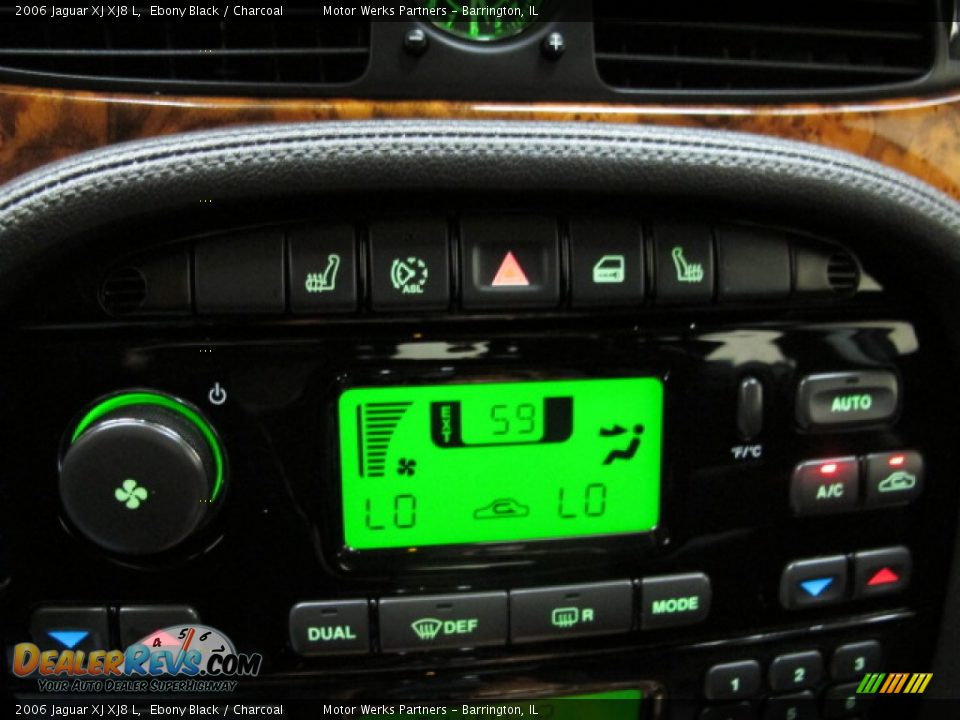 2006 Jaguar XJ XJ8 L Ebony Black / Charcoal Photo #29