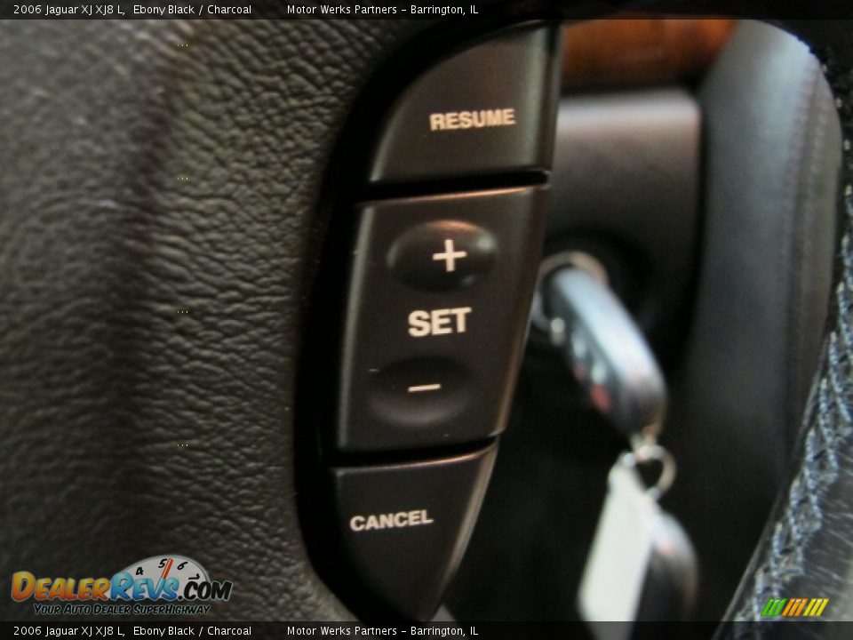 2006 Jaguar XJ XJ8 L Ebony Black / Charcoal Photo #36