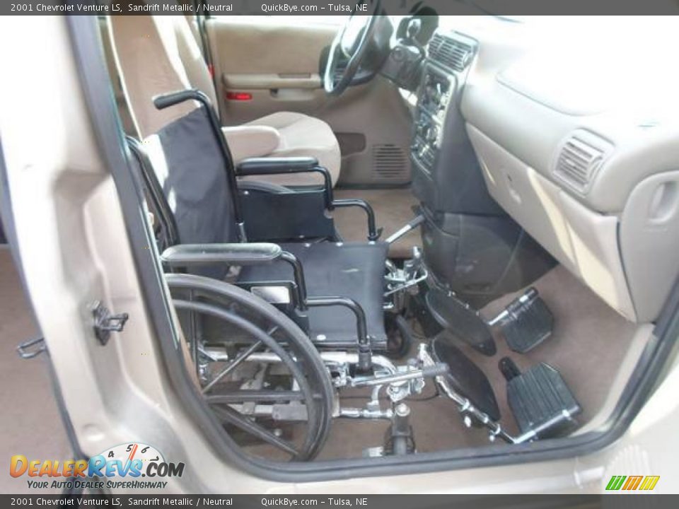 2001 Chevrolet Venture LS Sandrift Metallic / Neutral Photo #6