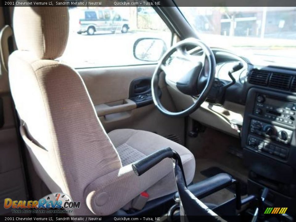 2001 Chevrolet Venture LS Sandrift Metallic / Neutral Photo #7