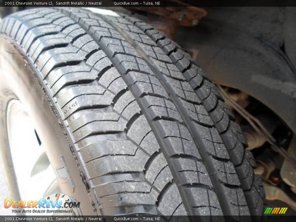 2001 Chevrolet Venture LS Sandrift Metallic / Neutral Photo #9