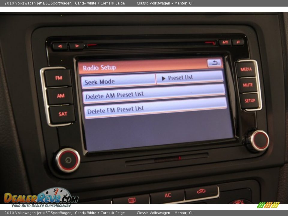 2010 Volkswagen Jetta SE SportWagen Candy White / Cornsilk Beige Photo #15