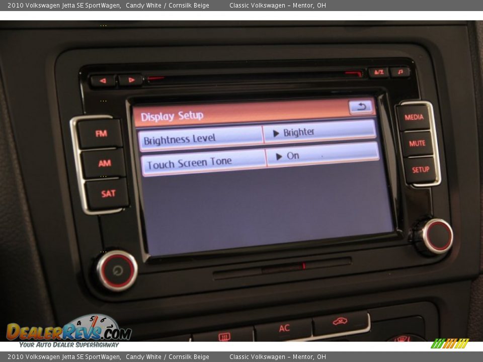 2010 Volkswagen Jetta SE SportWagen Candy White / Cornsilk Beige Photo #17