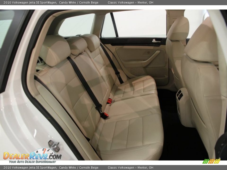 2010 Volkswagen Jetta SE SportWagen Candy White / Cornsilk Beige Photo #22