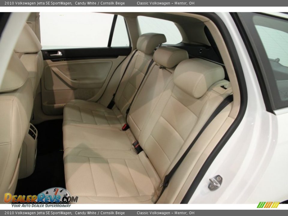 2010 Volkswagen Jetta SE SportWagen Candy White / Cornsilk Beige Photo #23