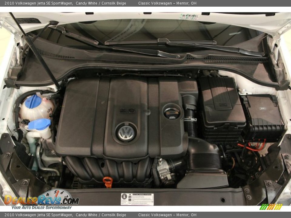 2010 Volkswagen Jetta SE SportWagen Candy White / Cornsilk Beige Photo #25