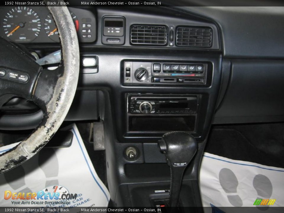 1992 Nissan Stanza SE Black / Black Photo #13