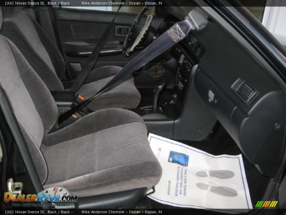 1992 Nissan Stanza SE Black / Black Photo #16