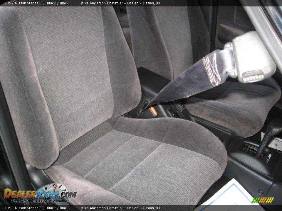 1992 Nissan Stanza SE Black / Black Photo #18