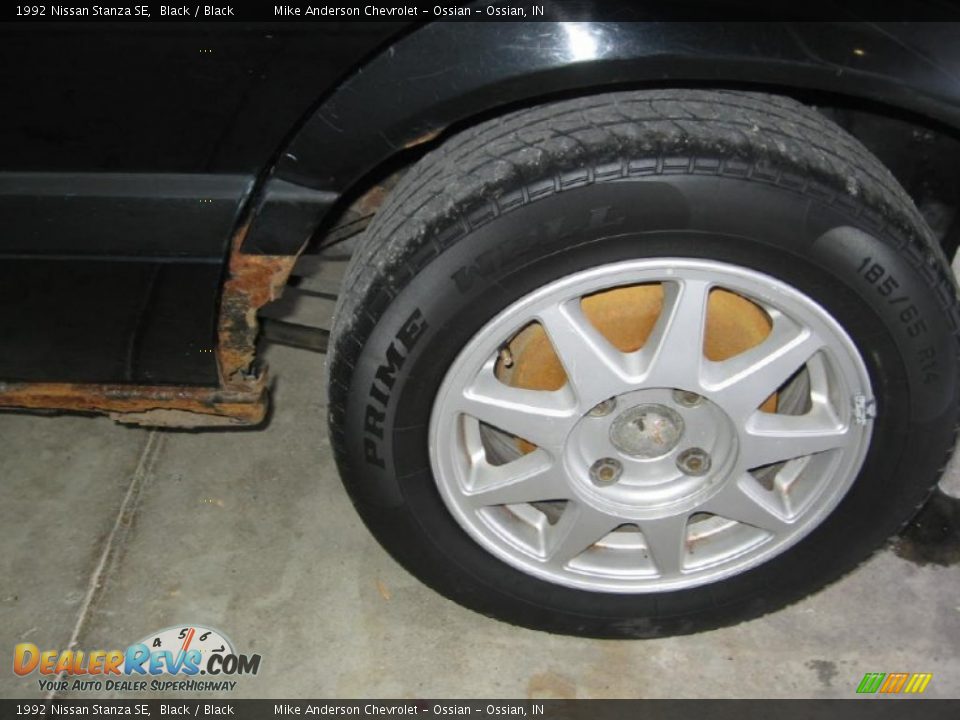 1992 Nissan Stanza SE Black / Black Photo #21