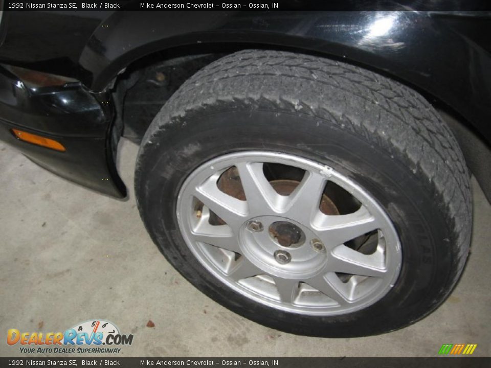 1992 Nissan Stanza SE Black / Black Photo #23