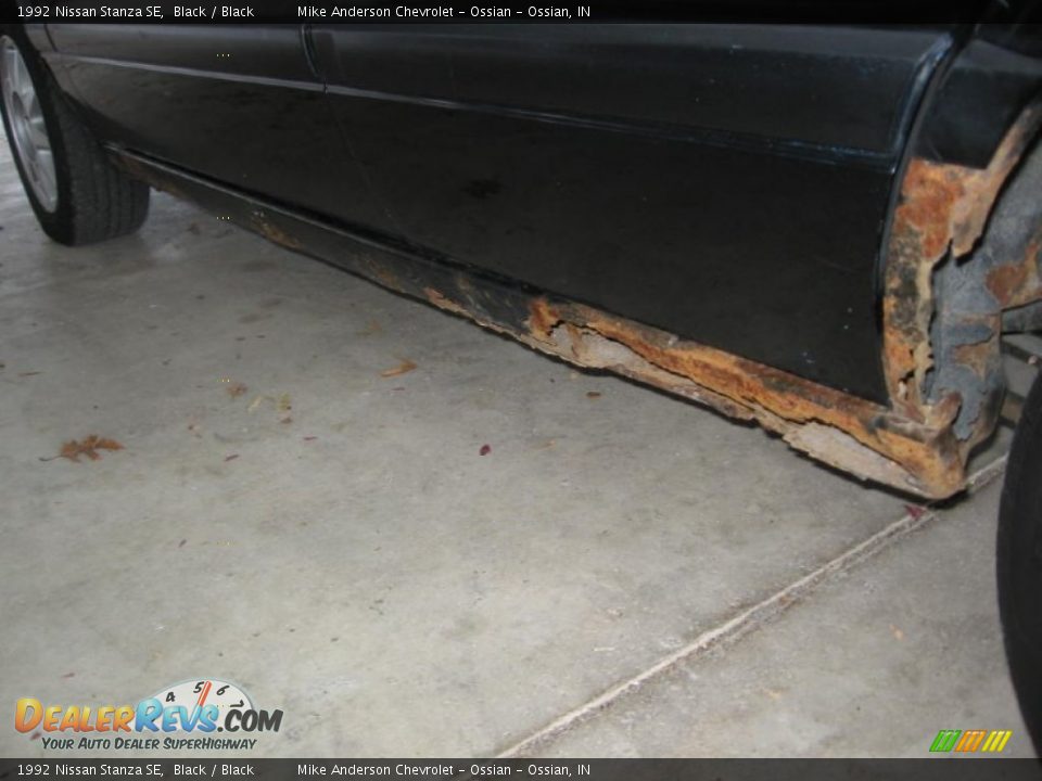 1992 Nissan Stanza SE Black / Black Photo #24