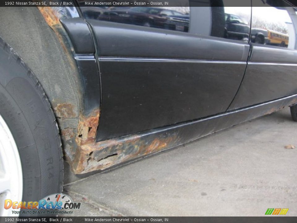 1992 Nissan Stanza SE Black / Black Photo #25