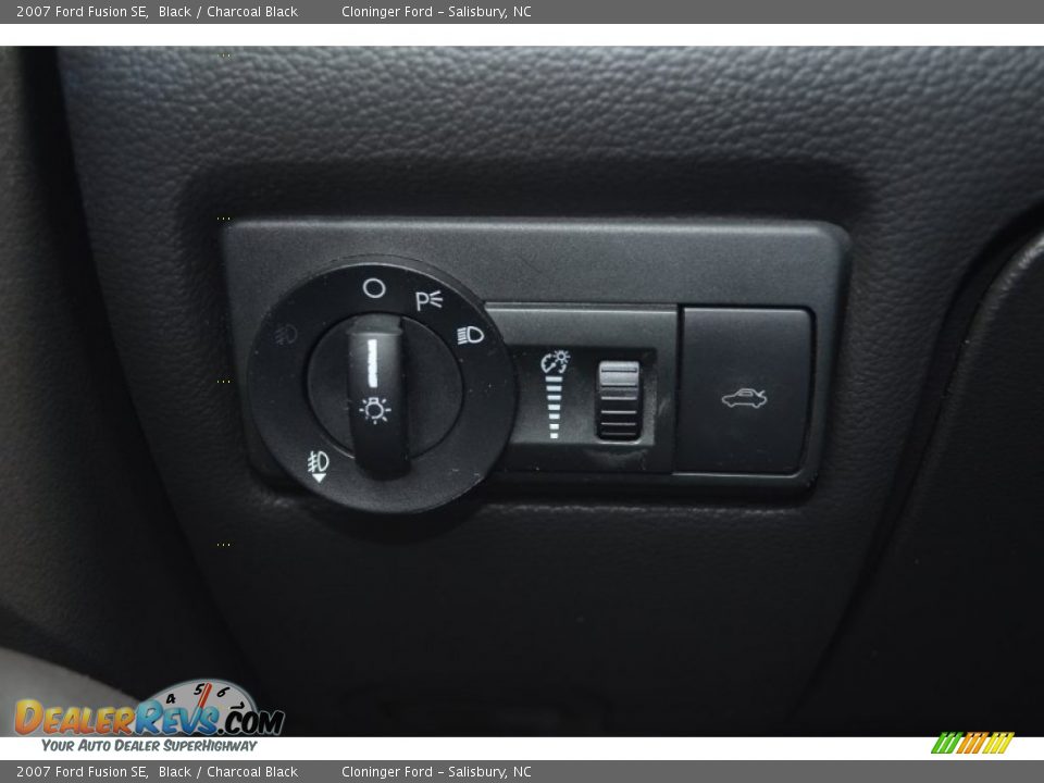 2007 Ford Fusion SE Black / Charcoal Black Photo #20