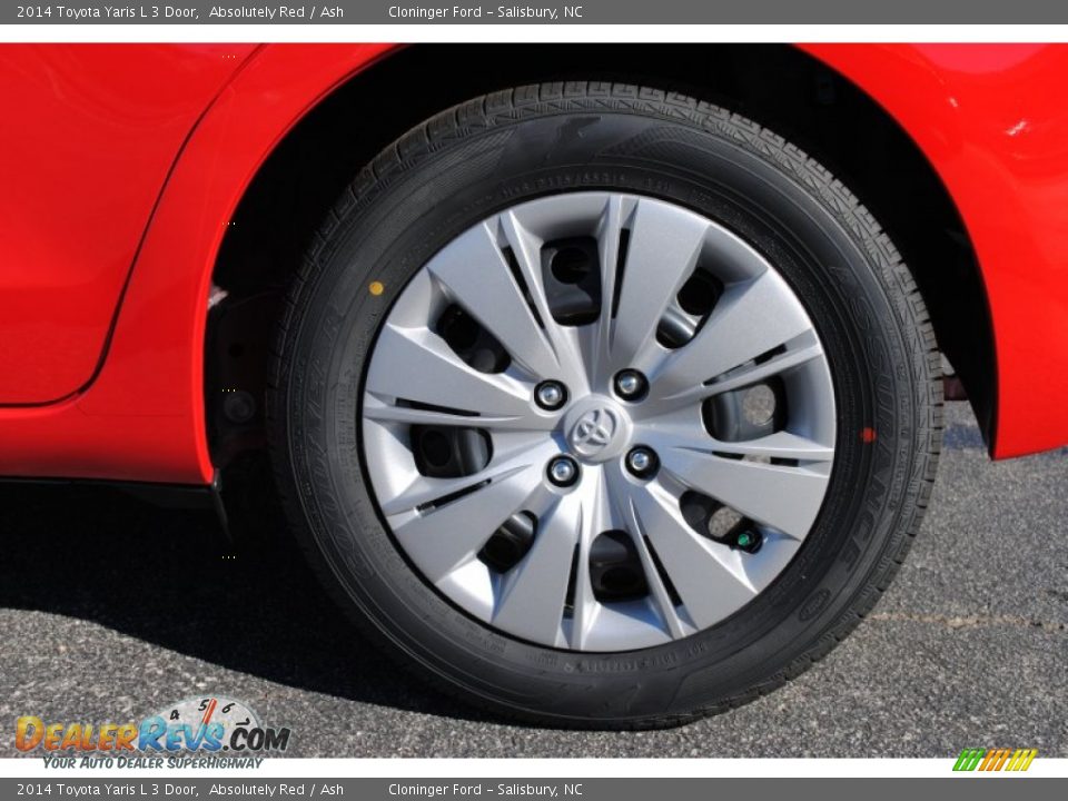 2014 Toyota Yaris L 3 Door Wheel Photo #6