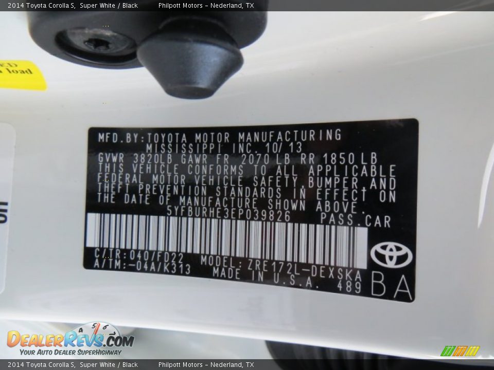 2014 Toyota Corolla S Super White / Black Photo #34