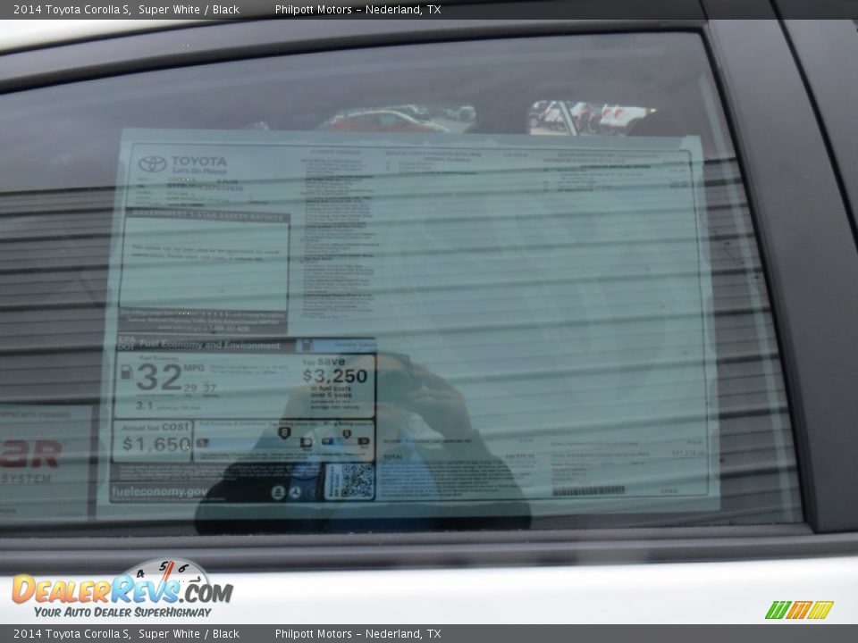 2014 Toyota Corolla S Super White / Black Photo #35