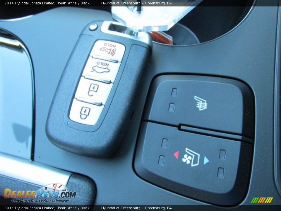 2014 Hyundai Sonata Limited Pearl White / Black Photo #17