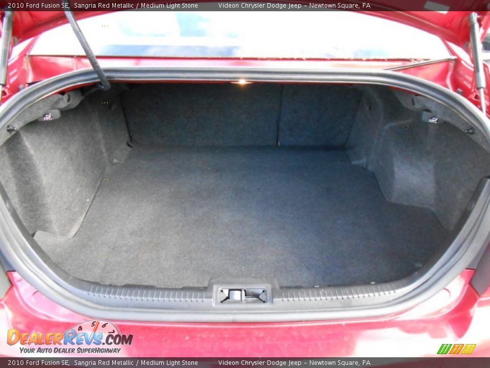 2010 Ford Fusion SE Sangria Red Metallic / Medium Light Stone Photo #16