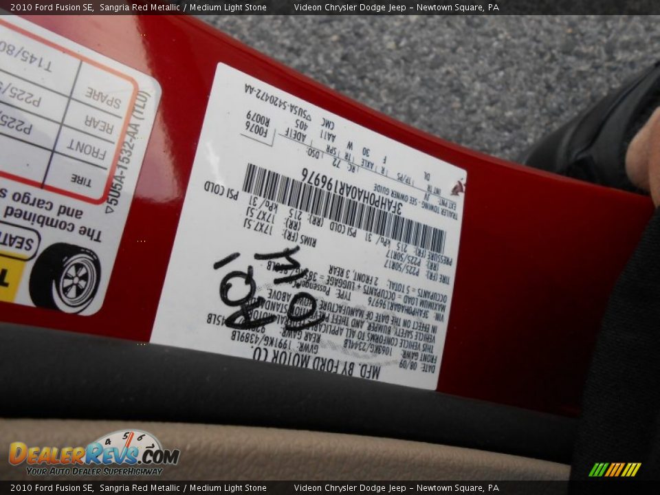 2010 Ford Fusion SE Sangria Red Metallic / Medium Light Stone Photo #26
