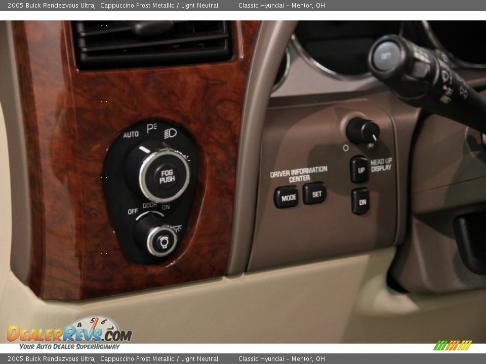 Controls of 2005 Buick Rendezvous Ultra Photo #5