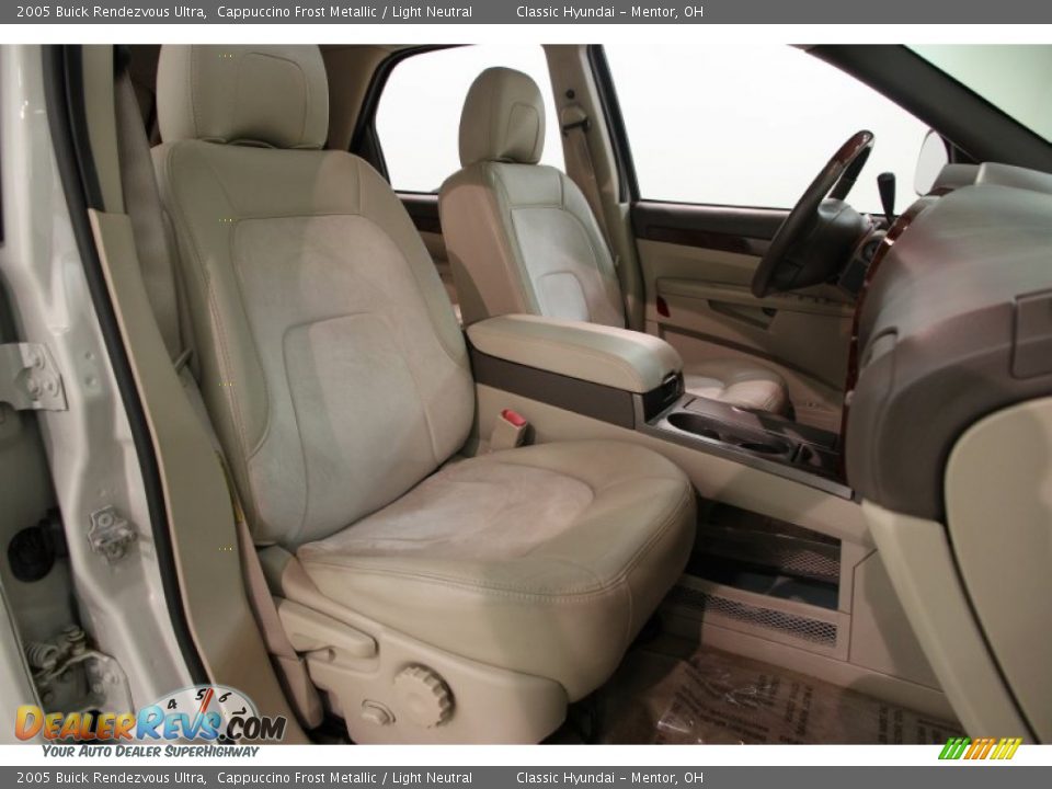 Front Seat of 2005 Buick Rendezvous Ultra Photo #15