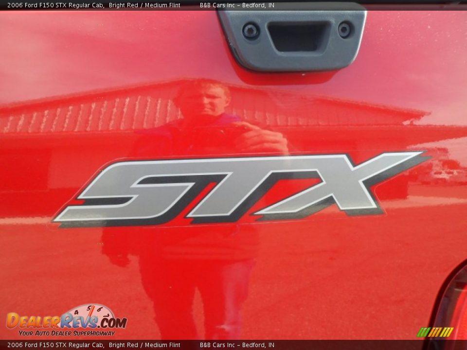 2006 Ford F150 STX Regular Cab Bright Red / Medium Flint Photo #11