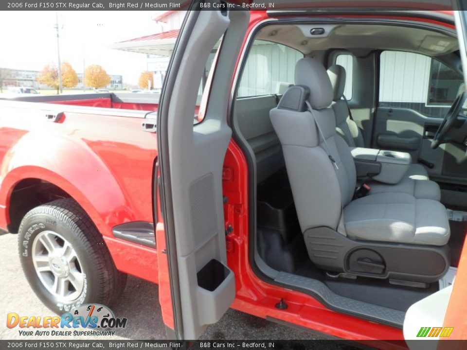 2006 Ford F150 STX Regular Cab Bright Red / Medium Flint Photo #14