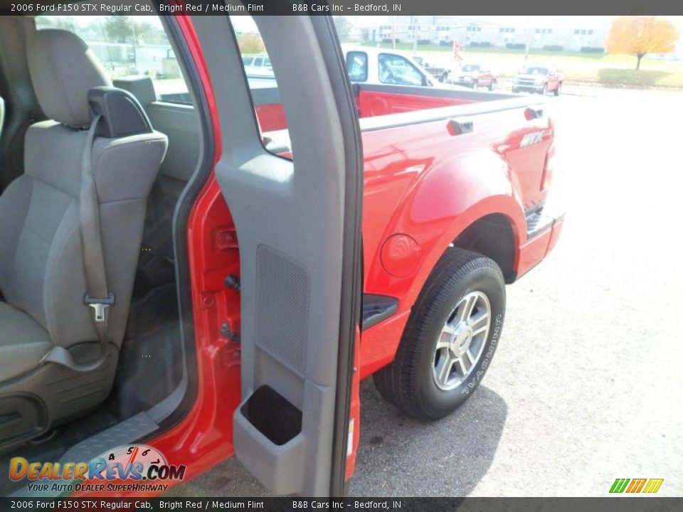 2006 Ford F150 STX Regular Cab Bright Red / Medium Flint Photo #18