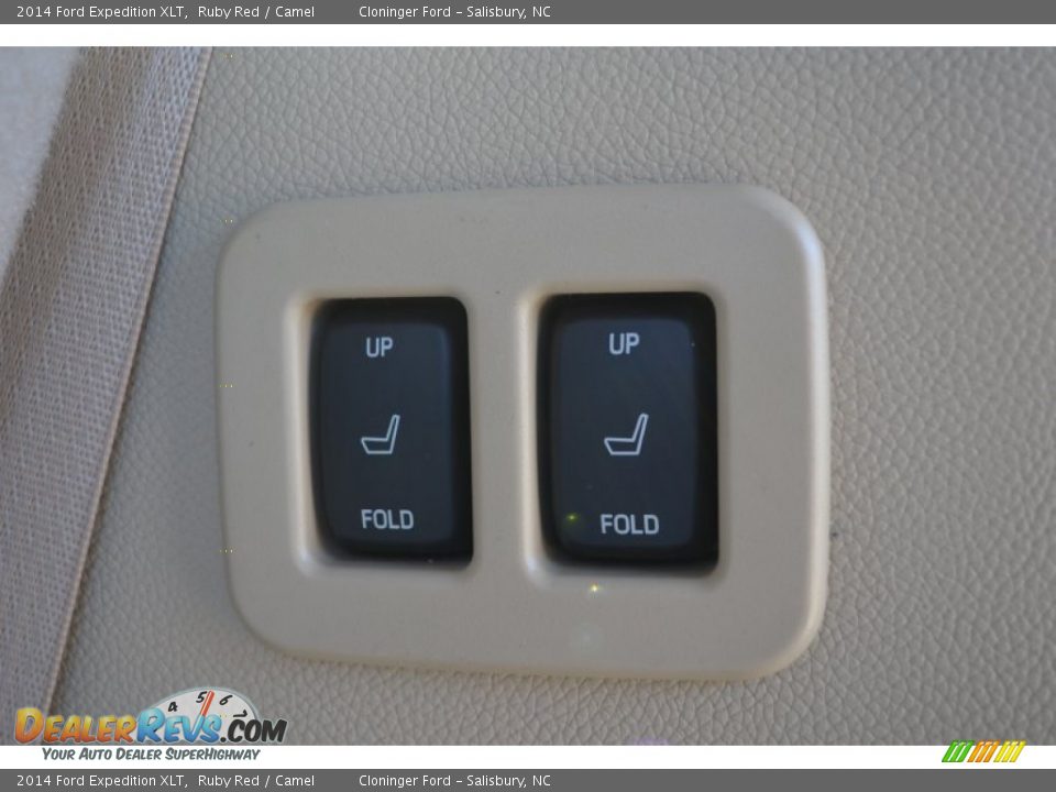 2014 Ford Expedition XLT Ruby Red / Camel Photo #10