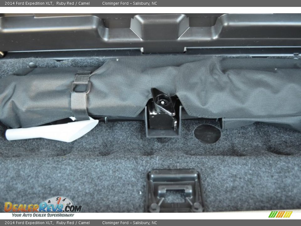 2014 Ford Expedition XLT Ruby Red / Camel Photo #12