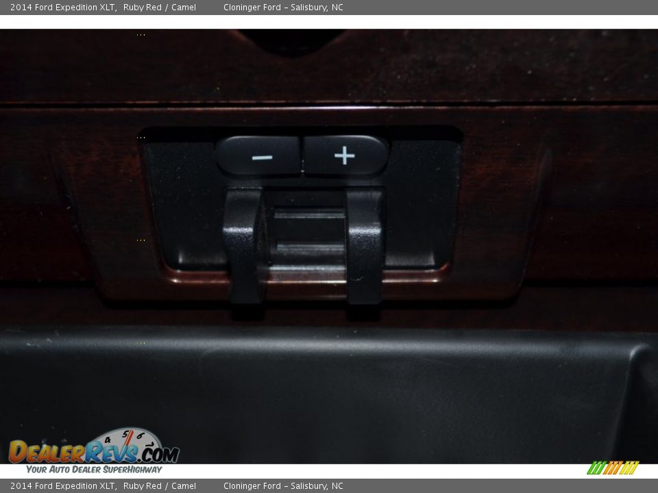 2014 Ford Expedition XLT Ruby Red / Camel Photo #24