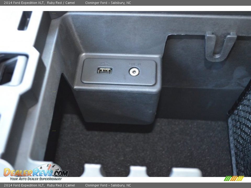 2014 Ford Expedition XLT Ruby Red / Camel Photo #26