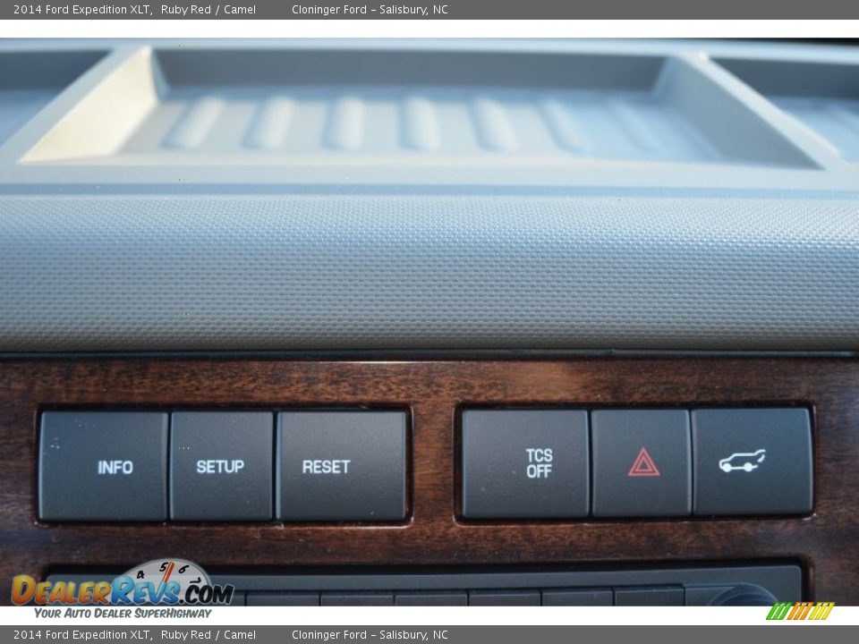 2014 Ford Expedition XLT Ruby Red / Camel Photo #28