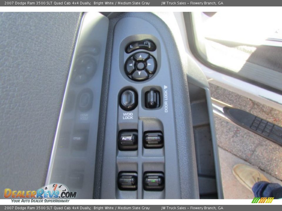 2007 Dodge Ram 3500 SLT Quad Cab 4x4 Dually Bright White / Medium Slate Gray Photo #15