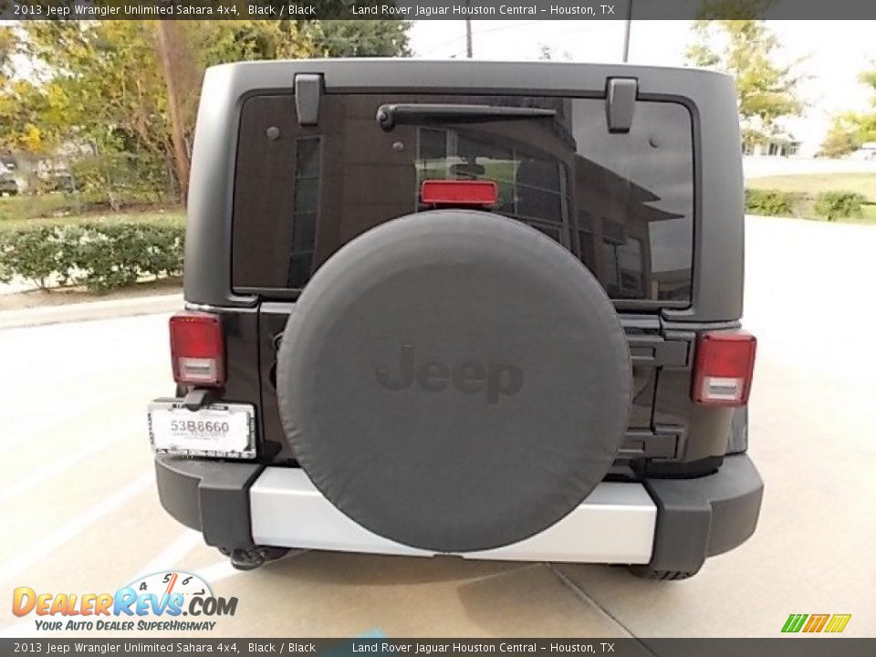2013 Jeep Wrangler Unlimited Sahara 4x4 Black / Black Photo #7