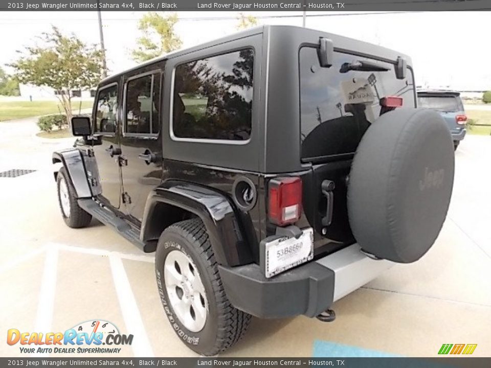 2013 Jeep Wrangler Unlimited Sahara 4x4 Black / Black Photo #8