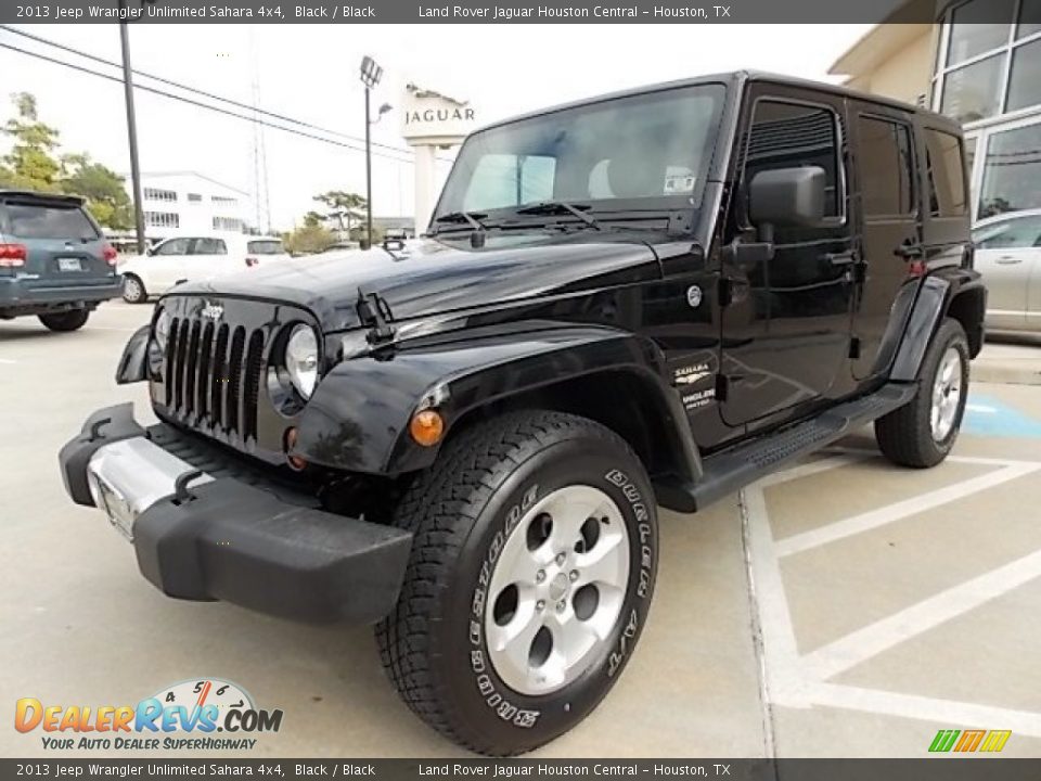 2013 Jeep Wrangler Unlimited Sahara 4x4 Black / Black Photo #10