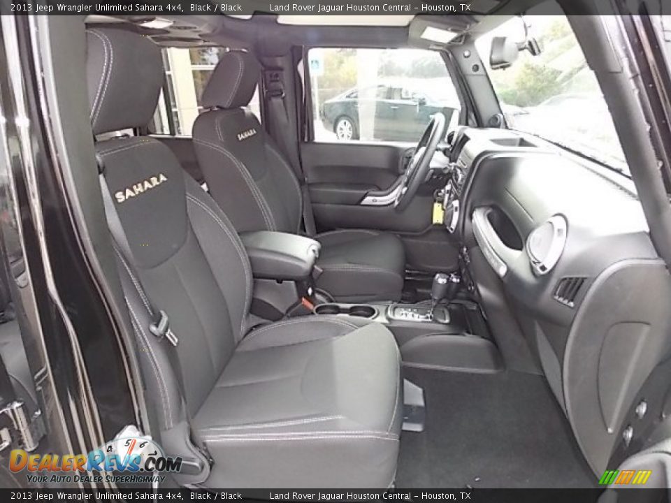2013 Jeep Wrangler Unlimited Sahara 4x4 Black / Black Photo #17