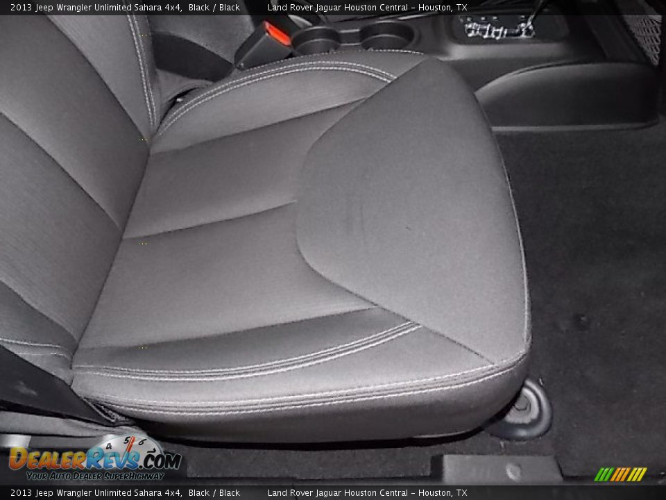 2013 Jeep Wrangler Unlimited Sahara 4x4 Black / Black Photo #18