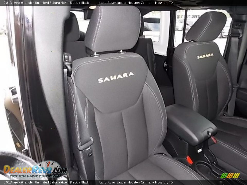 2013 Jeep Wrangler Unlimited Sahara 4x4 Black / Black Photo #19