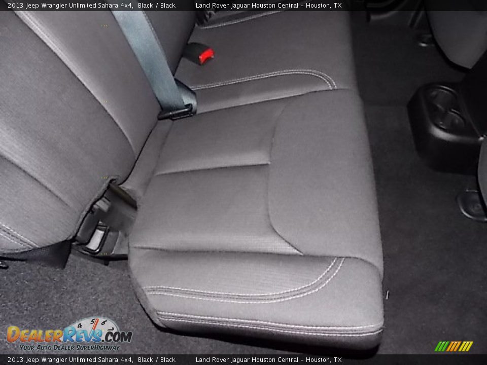 2013 Jeep Wrangler Unlimited Sahara 4x4 Black / Black Photo #22