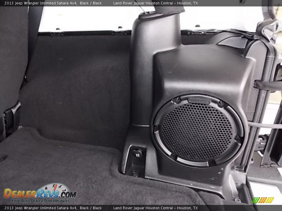 2013 Jeep Wrangler Unlimited Sahara 4x4 Black / Black Photo #26
